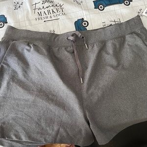 Xl woman’s active old nave shorts